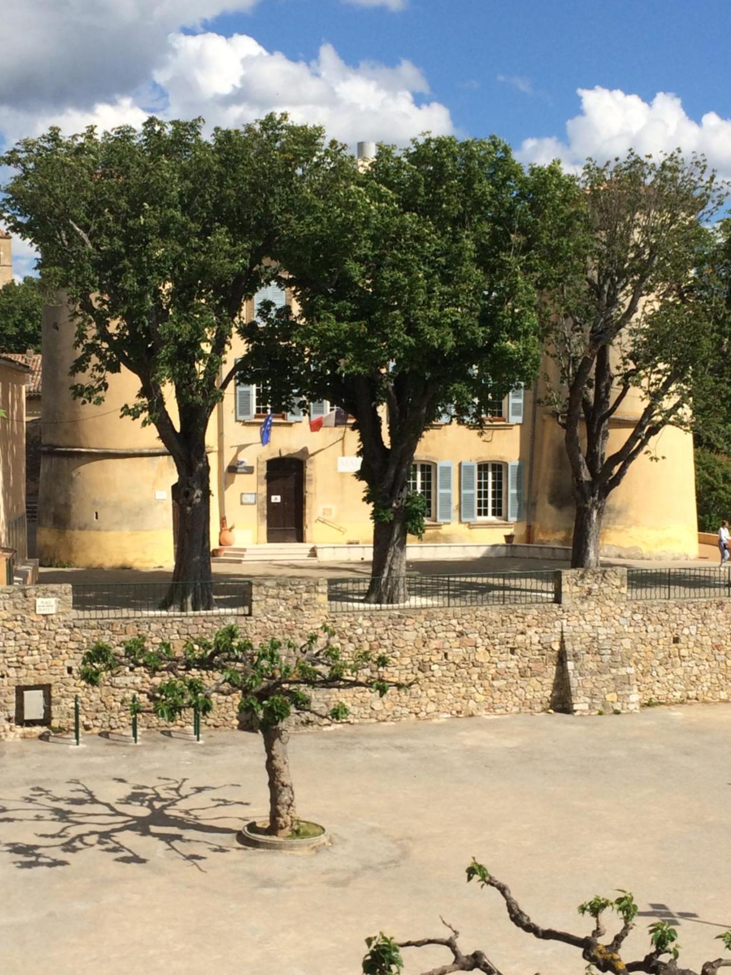 Au Coeur Du Village Provencal Tourtour Esterno foto